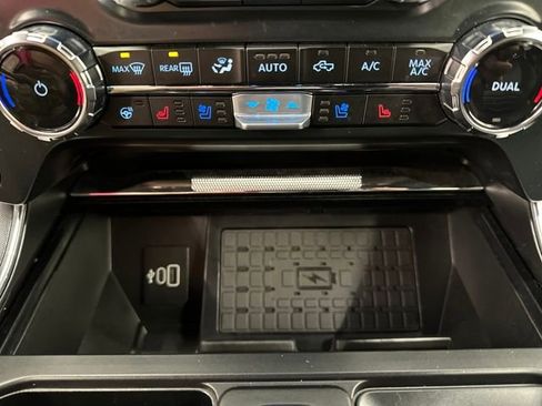 Certified 2025 Ford F150 Platinum w/ FX4 Off-Road Package image 32