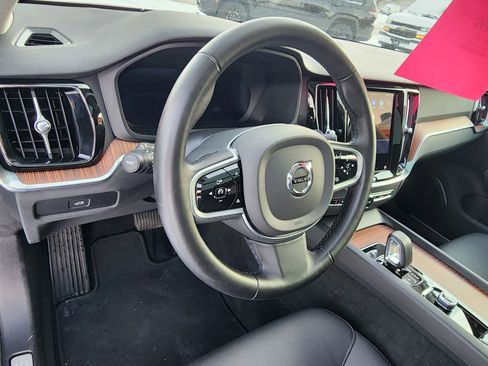 Used 2025 Volvo V60 B5 Cross Country Plus image 39