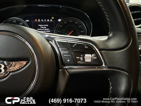 Used 2017 Bentley Bentayga AWD/4WD image 25