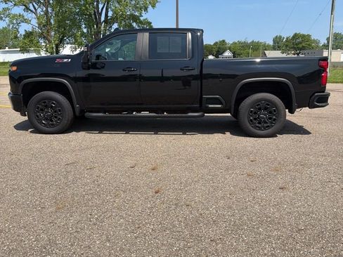 Used 2022 Chevrolet Silverado 2500 LTZ w/ LTZ Plus Package AWD/4WD image 8
