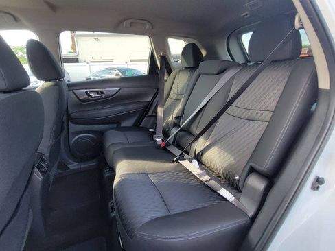 Used 2018 Nissan Rogue SV w/ Premium Package AWD/4WD image 26