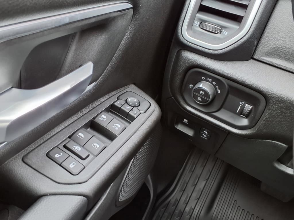 New 2025 RAM 1500 Big Horn AWD/4WD image 18