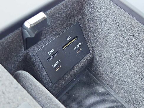 Certified 2026 Porsche Macan Turbo AWD/4WD image 45