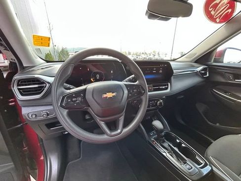 Used 2025 Chevrolet TrailBlazer LT AWD/4WD image 20