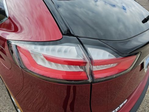 Used 2019 Ford Edge Titanium w/ Class II Trailer Tow Package image 33