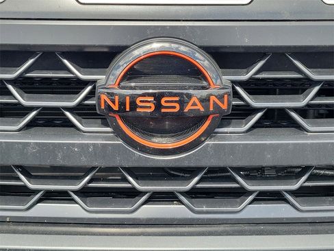 Used 2025 Nissan Frontier PRO-4X image 11