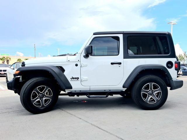 Used 2023 Jeep Wrangler Sport AWD/4WD image 4