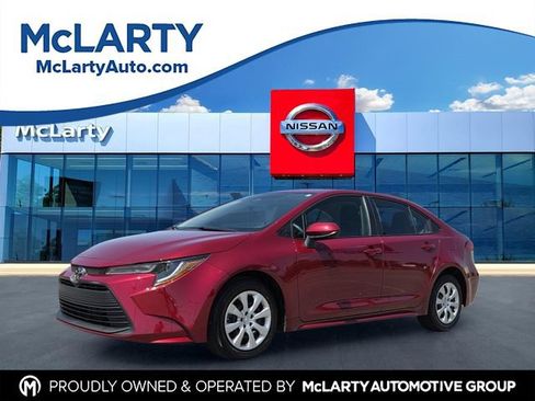 Used 2026 Toyota Corolla LE FWD image 1