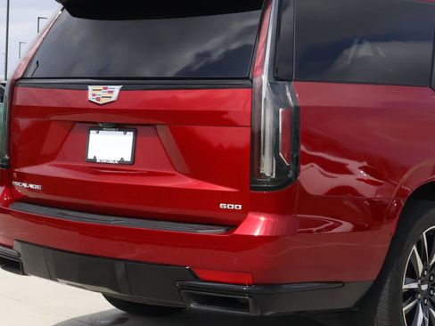 Used 2022 Cadillac Escalade ESV Sport w/ Touring Package image 11