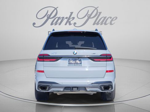 Used 2023 BMW X7 xDrive40i w/ Executive Package AWD/4WD image 4