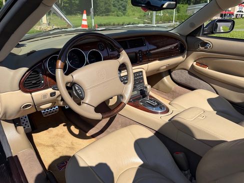 Used 2004 Jaguar XK8 Convertible RWD image 16