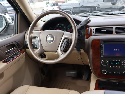 Used 2011 Chevrolet Tahoe LTZ image 15