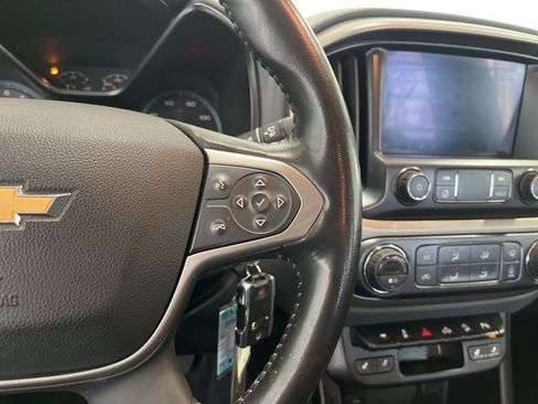 Used 2020 Chevrolet Colorado Z71 AWD/4WD image 7