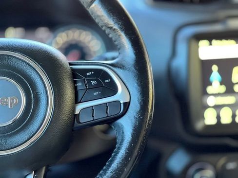 Used 2019 Jeep Renegade Latitude w/ UConnect 8.4 Nav Group image 36