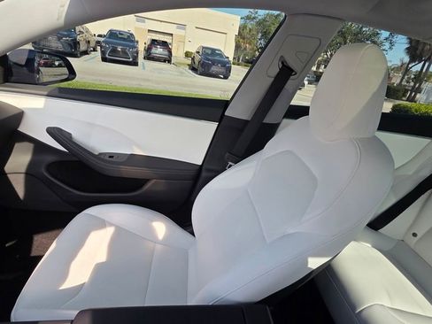 Used 2025 Tesla Model 3 Long Range RWD image 15