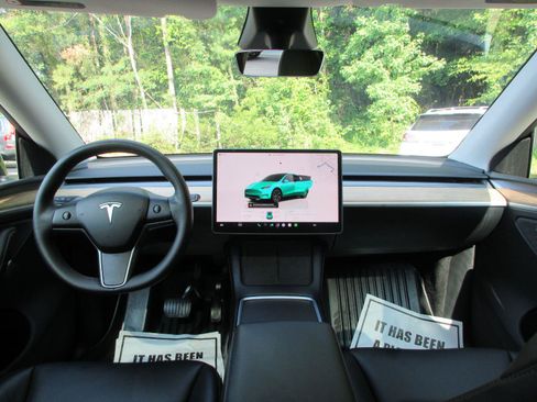 Used 2025 Tesla Model Y Long Range AWD/4WD image 13