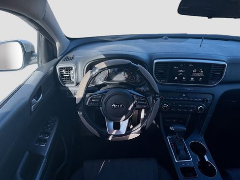 Used 2020 Kia Sportage LX image 18
