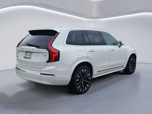 New 2026 Volvo XC90 T8 Plus w/ Protection Package Premier AWD/4WD image 4