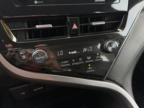 Used 2023 Toyota Camry SE FWD image 22
