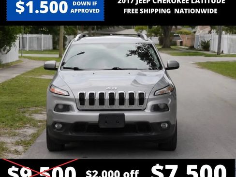 Used 2017 Jeep Cherokee Latitude AWD/4WD image 2