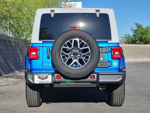 New 2026 Jeep Wrangler Unlimited Sahara w/ Whitecap Package AWD/4WD image 8
