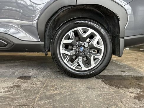 Used 2025 Subaru Forester image 38