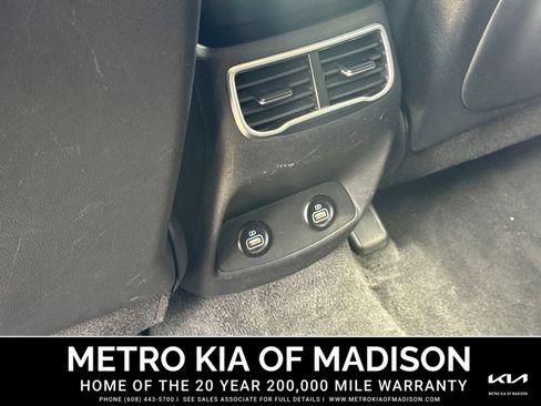 Used 2023 Hyundai Santa Fe SEL w/ Premium Package AWD/4WD image 29