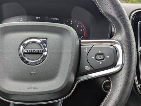 Used 2021 Volvo XC40 T5 R-Design w/ Advanced Package AWD/4WD image 13