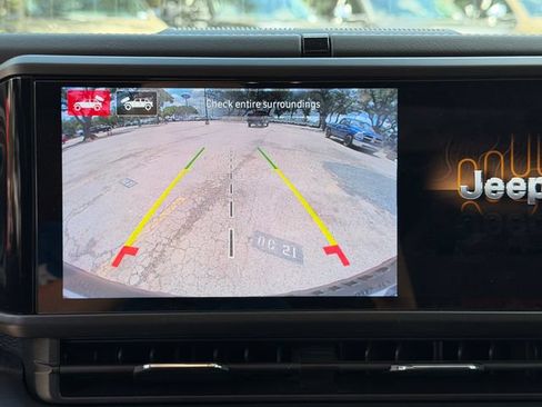 Used 2024 Jeep Wrangler Unlimited Rubicon w/ Technology Group AWD/4WD image 15