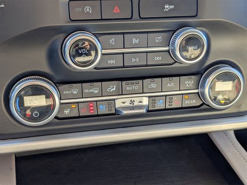 Used 2024 Ford Expedition Max Limited image 25