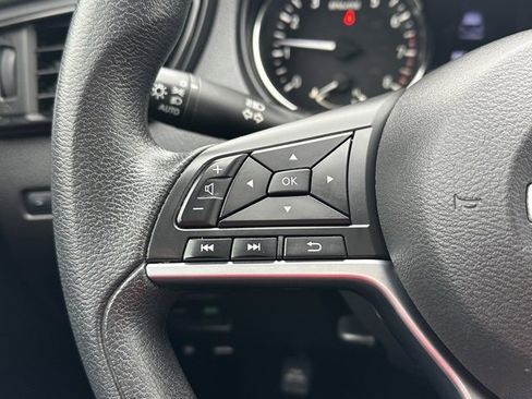 Used 2020 Nissan Rogue Sport S image 38