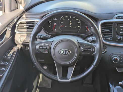 Used 2016 Kia Sorento EX w/ EX Premium Package image 16