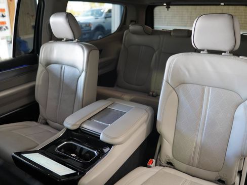 Used 2022 Jeep Grand Wagoneer Series II w/ Premium Group II AWD/4WD image 34