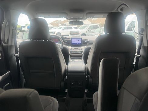 Used 2024 Ford Explorer XLT AWD/4WD image 43