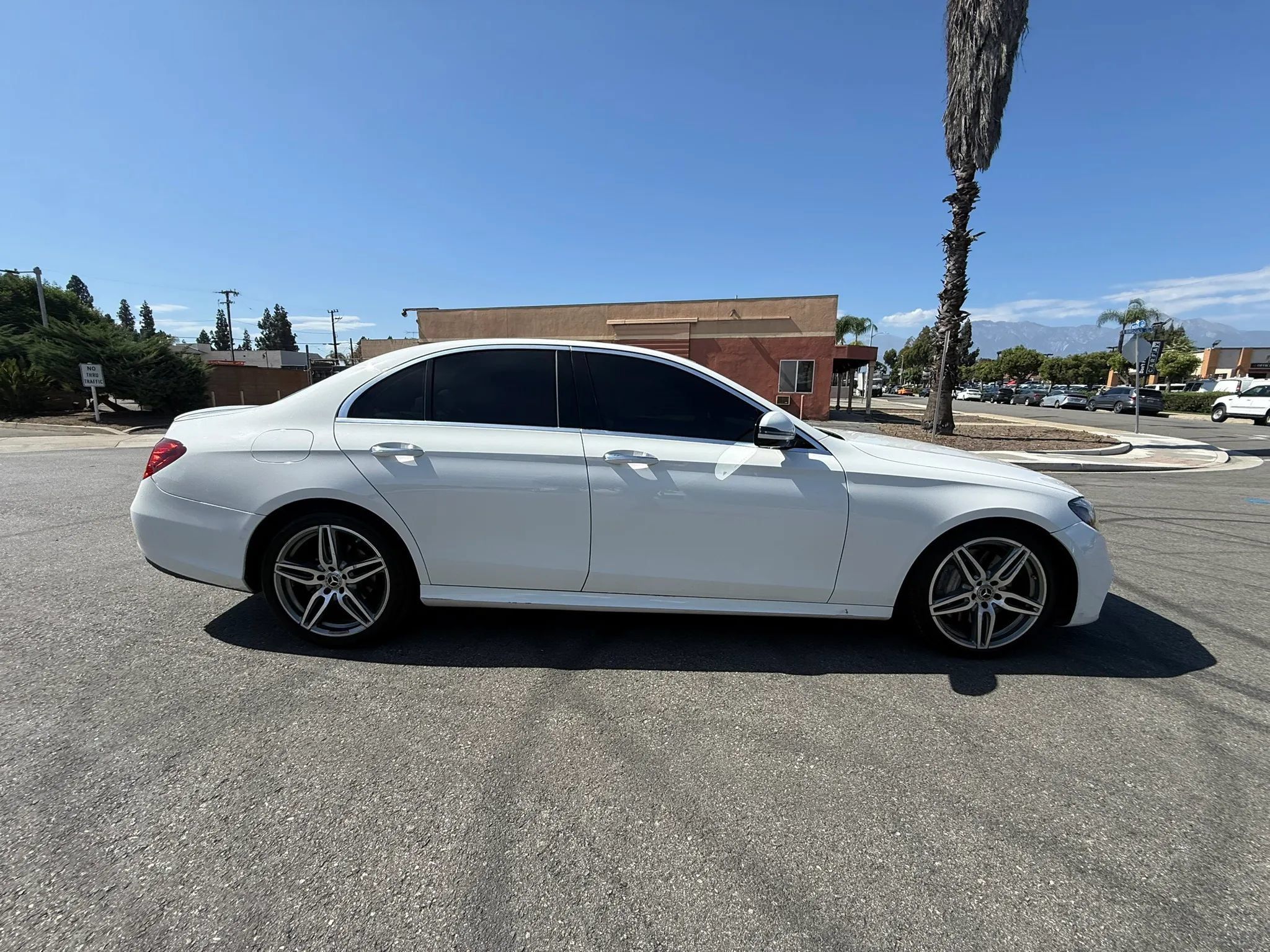 Used 2020 Mercedes-Benz E 350 Sedan image 4