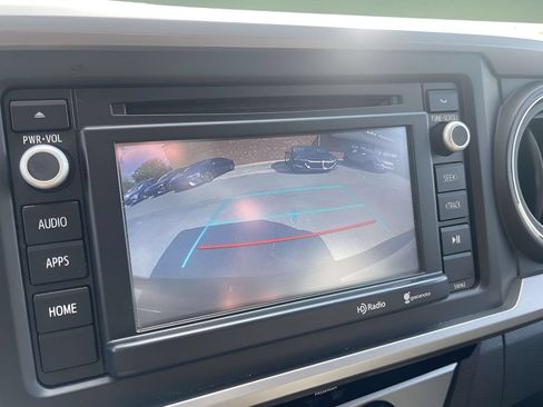 Used 2016 Toyota Tacoma SR5 RWD image 16