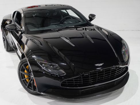 Used 2023 Aston Martin DB11 V12 RWD image 27
