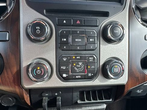Used 2015 Ford F250 Lariat w/ Chrome Package AWD/4WD image 19