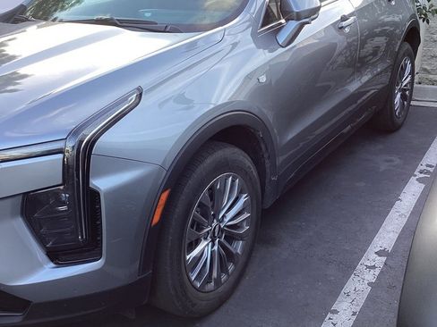 Used 2024 Cadillac XT4 Premium Luxury image 7