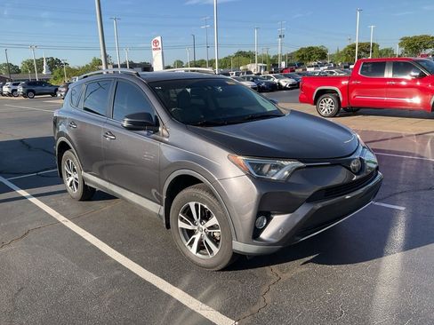 Used 2017 Toyota RAV4 XLE image 1