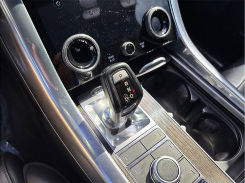 Used 2018 Land Rover Range Rover Sport HSE Dynamic image 39