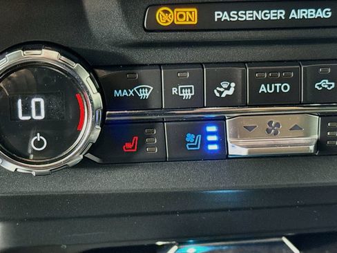 Used 2022 Ford F350 Lariat w/ Black Appearance Package AWD/4WD image 21