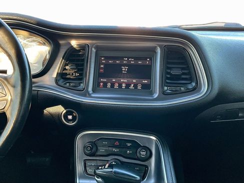 Used 2018 Dodge Challenger SXT image 6