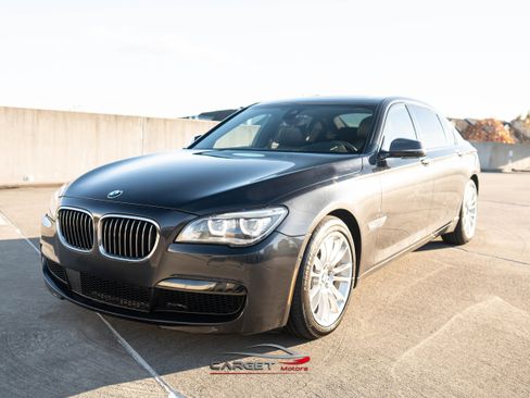 Used 2015 BMW 750Li xDrive image 3