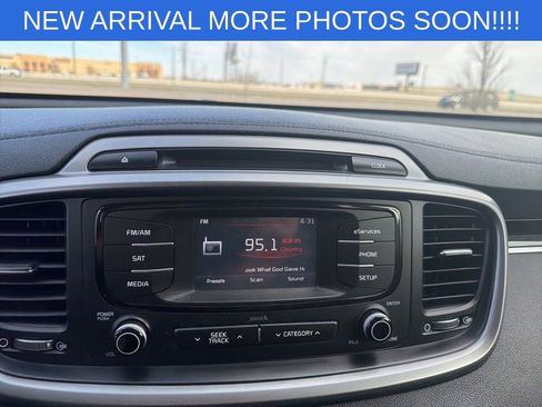 Used 2016 Kia Sorento AWD w/ LX Convenience Package image 12