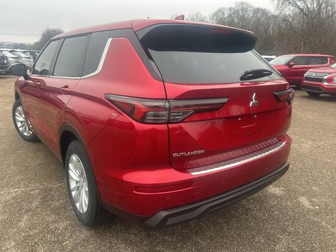 New 2026 Mitsubishi Outlander ES image 6