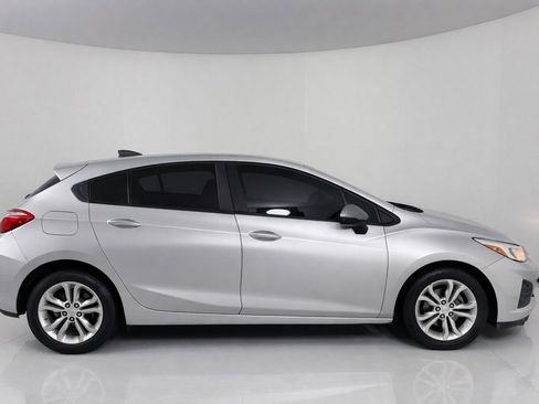 Used 2019 Chevrolet Cruze LS w/ LS Convenience Package image 4