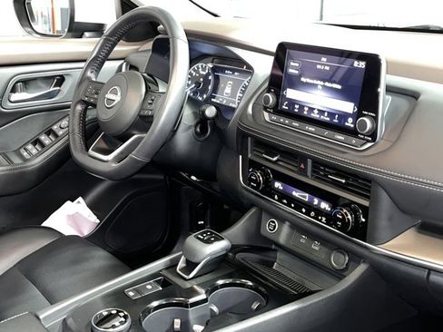 Used 2023 Nissan Rogue SV w/ SV Premium B Package image 13