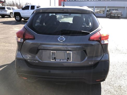 Used 2020 Nissan Kicks SV image 10