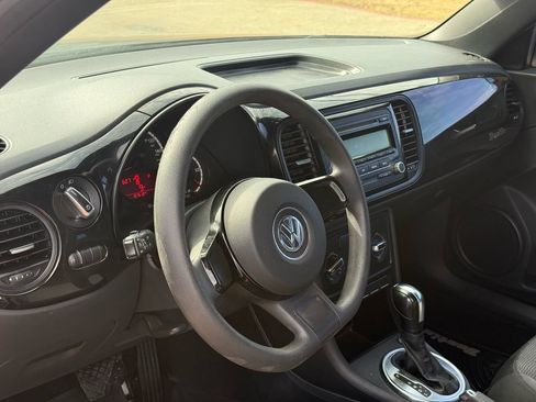 Used 2013 Volkswagen Beetle 2.5 FWD image 7